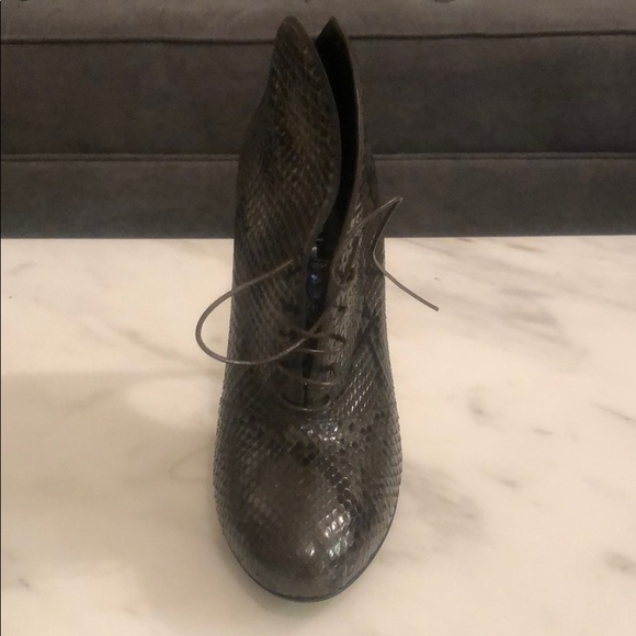 Gucci green snakeskin python bootie BRAND NEW! - Picture 3 of 8